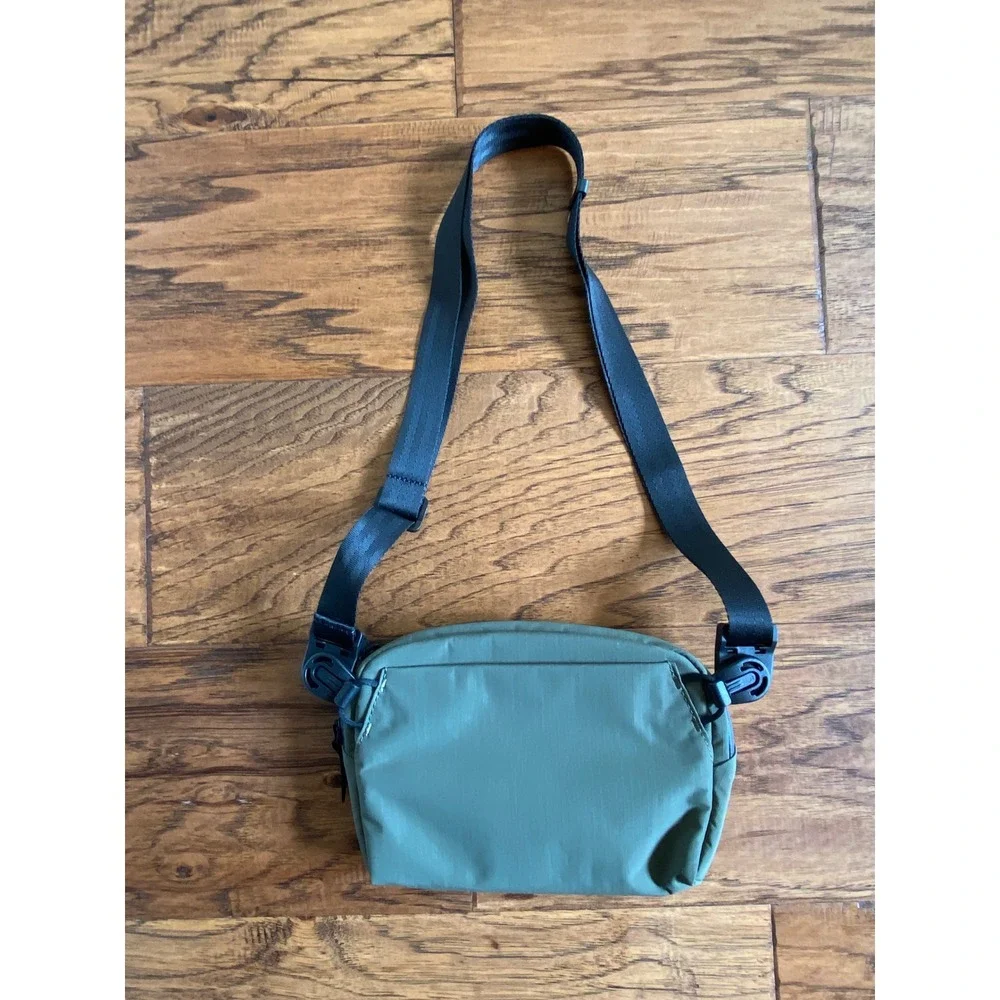 ALPAKA Go Sling Mini Olive Green Crossbody Bag Tech Travel Messenger Fidlock